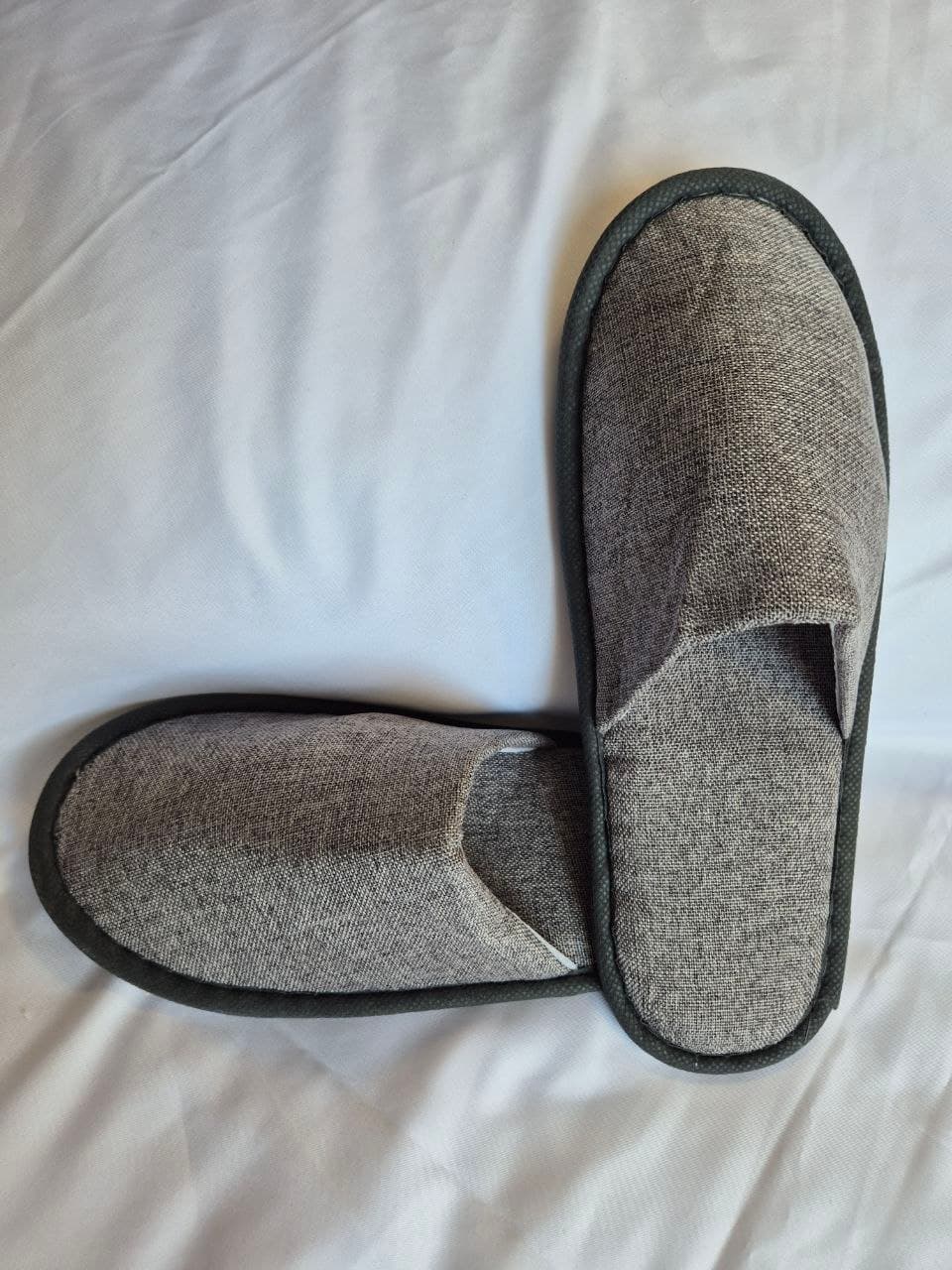 Linen Closed-Toe Slipper